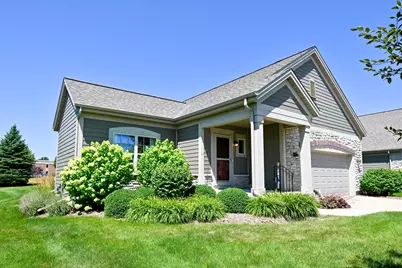 W179N11493  Blackstone Cir #3, Germantown, WI 53022 - Photo 2
