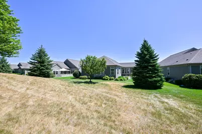 W179N11493  Blackstone Cir #3, Germantown, WI 53022 - Photo 8