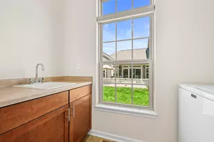 W179N11493 Blackstone Cir, Germantown, WI 53022 - Photo 32