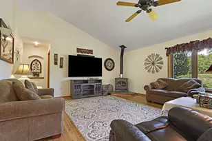 6724 Horseshoe Trail, Burlington, WI 53105 - Photo 8