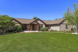 6724 Horseshoe Trail, Burlington, WI 53105 - Photo 2