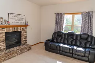 1981 Ashford Dr, Plover, WI 54467 - Photo 8