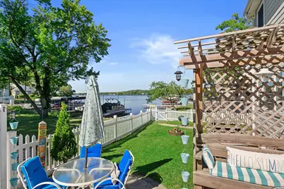 S68W18031  Island Dr, Muskego, WI 53150 - Photo 8