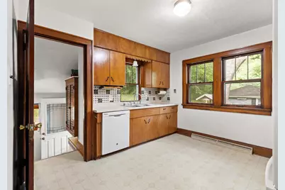21650 W Valley Dr, New Berlin, WI 53146 - Photo 8