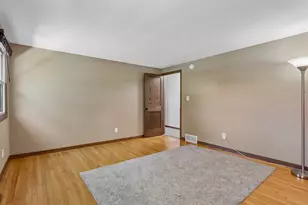 10780 S 92nd St, Franklin, WI 53132 - Photo 38