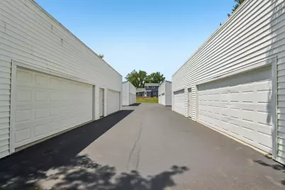 10780 S 92nd St, Franklin, WI 53132 - Photo 2