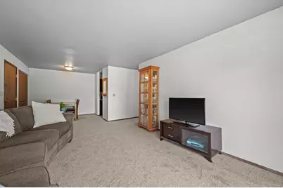 6440 W Howard Ave #103, Milwaukee, WI 53220 - Photo 6