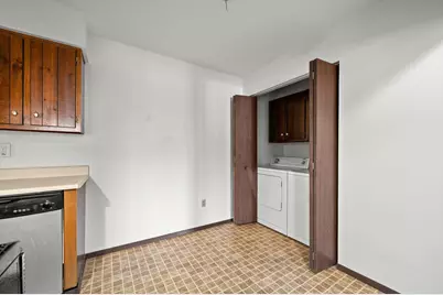 6440 W Howard Ave #103, Milwaukee, WI 53220 - Photo 12