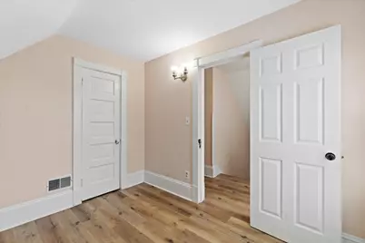 2119 S Muskego Ave, Milwaukee, WI 53215 - Photo 12