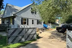 6672 N 54th St, Milwaukee, WI 53223 - Photo 2