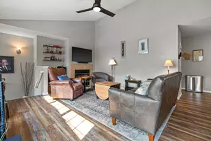 N16W26401 Meadowgrass Cir, Pewaukee, WI 53072 - Photo 2