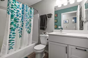 N16W26401 Meadowgrass Cir, Pewaukee, WI 53072 - Photo 16
