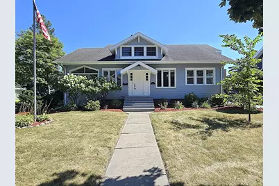 215  Randall Pl, Elkhorn, WI 53121 - Photo 1