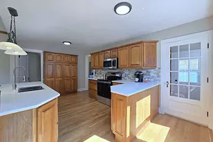 215 Randall Pl, Elkhorn, WI 53121 - Photo 8