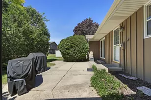 3625 S Brentwood Rd, New Berlin, WI 53151 - Photo 24