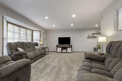 3625 S Brentwood Rd, New Berlin, WI 53151 - Photo 6