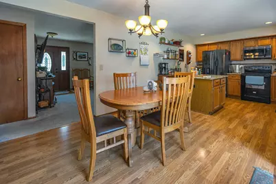 5859 N 119th St, Milwaukee, WI 53225 - Photo 8