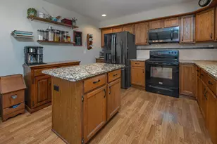 5859 N 119th St, Milwaukee, WI 53225 - Photo 10