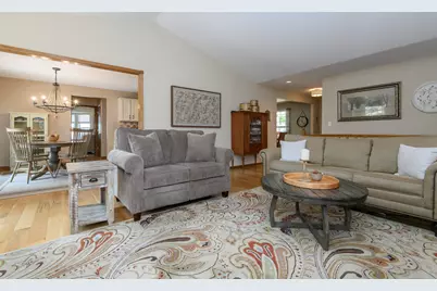 2147  Inverness Dr, Waukesha, WI 53186 - Photo 2