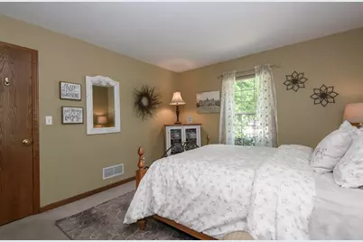 2147  Inverness Dr, Waukesha, WI 53186 - Photo 46