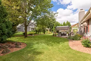2147 Inverness Dr, Waukesha, WI 53186 - Photo 102