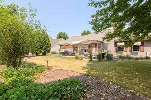 2147 Inverness Dr, Waukesha, WI 53186 - Photo 86