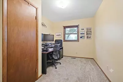 4938 S 69th St, Greenfield, WI 53220 - Photo 20