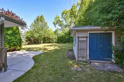 12810 W Balboa Dr, New Berlin, WI 53151 - Photo 28