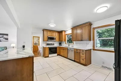 12810 W Balboa Dr, New Berlin, WI 53151 - Photo 6