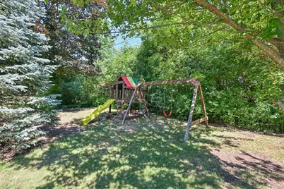 12810 W Balboa Dr, New Berlin, WI 53151 - Photo 32