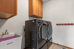 700 Creekwood Dr, West Bend, WI 53095 - Photo 22