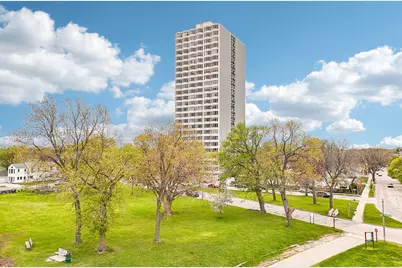 2525 S Shore Dr #14B, Milwaukee, WI 53207 - Photo 50