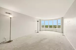 2525 S Shore Dr, Milwaukee, WI 53207 - Photo 8