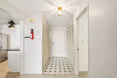 2525 S Shore Dr #14B, Milwaukee, WI 53207 - Photo 30