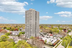 2525 S Shore Dr, Milwaukee, WI 53207 - Photo 46