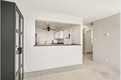 2525 S Shore Dr #14B, Milwaukee, WI 53207 - Photo 34