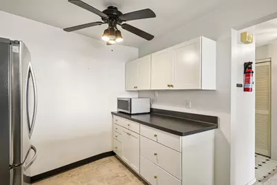 2525 S Shore Dr #14B, Milwaukee, WI 53207 - Photo 32