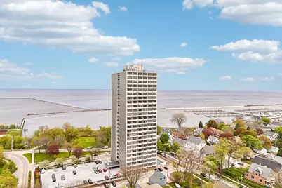 2525 S Shore Dr #14B, Milwaukee, WI 53207 - Photo 48