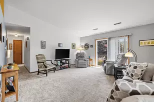 2421 Crosscreek Dr, Sheboygan, WI 53081 - Photo 8