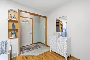 1930 N 121st St, Wauwatosa, WI 53226 - Photo 24