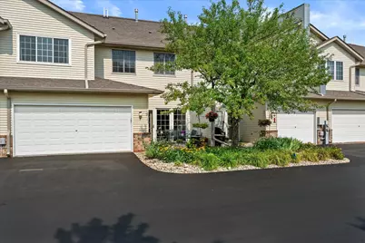 2415  Fox River Pkwy #B, Waukesha, WI 53189 - Photo 1