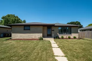 4255 S Nicholson Ave, Saint Francis, WI 53235 - Photo 2