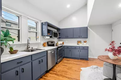 920 E Pleasant St #2, Milwaukee, WI 53202 - Photo 4