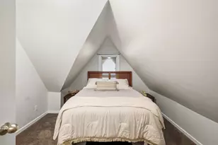 920 E Pleasant St, Milwaukee, WI 53202 - Photo 18