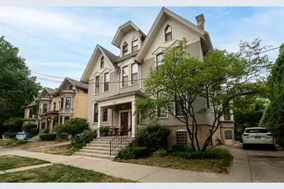 920 E Pleasant St #2, Milwaukee, WI 53202 - Photo 22