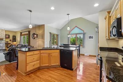 5120  Old Farm Rd, Racine, WI 53402 - Photo 16