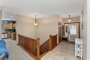 4086 Pineview St, Onalaska, WI 54650 - Photo 4