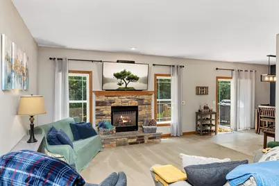 4086  Pineview St, Onalaska, WI 54650 - Photo 6