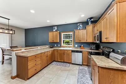 4086  Pineview St, Onalaska, WI 54650 - Photo 10