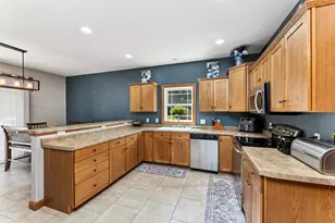 4086 Pineview St, Onalaska, WI 54650 - Photo 10